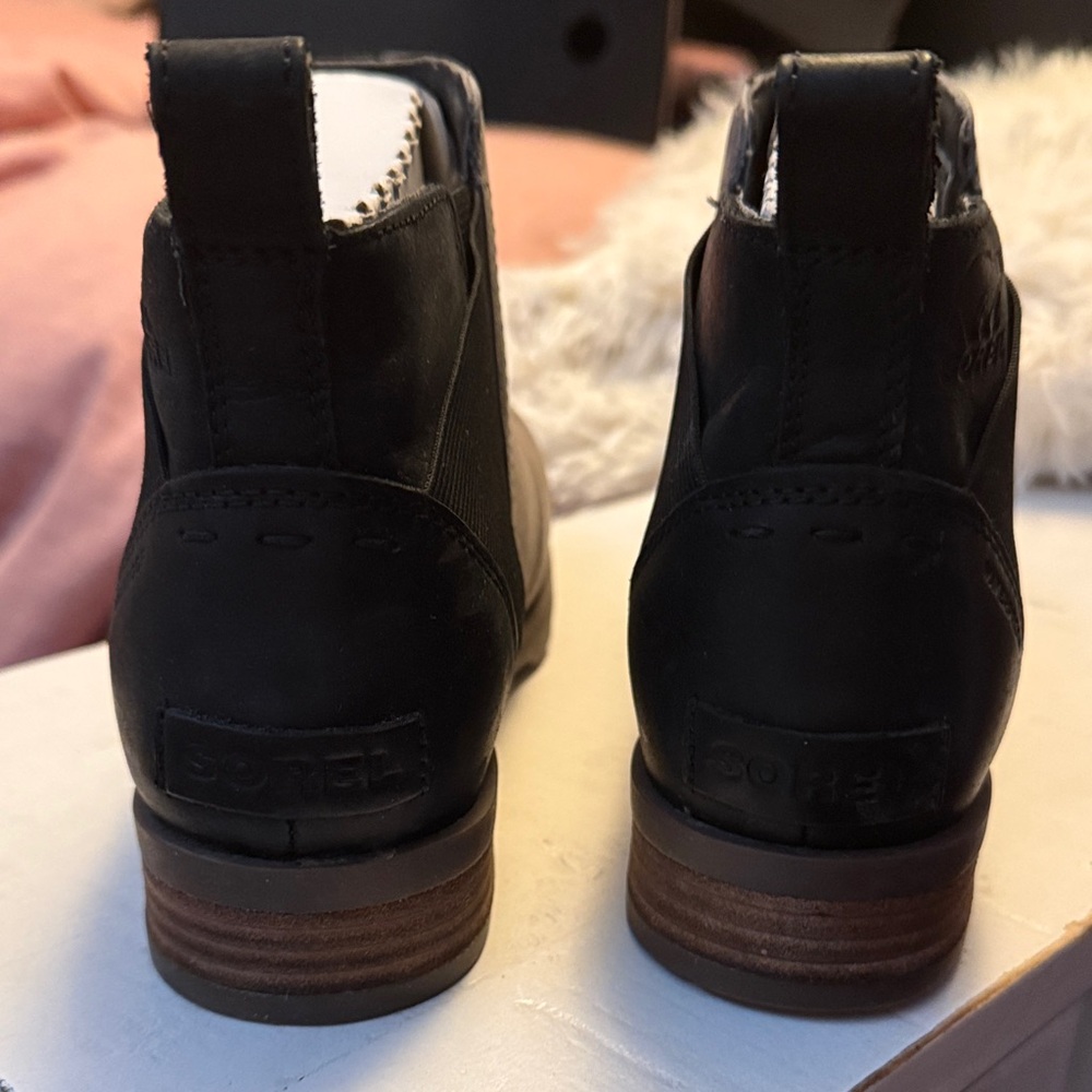 Sorel Gray Ankle Boots - Picture 2 of 6